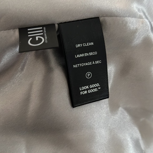 NWT (KENNETH Cole) long Faux coat size XS in very light gray - Picture 11 of 13